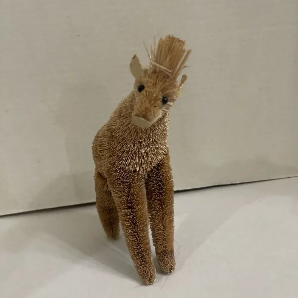 Buri Bristle Brushart Giraffe 8.5